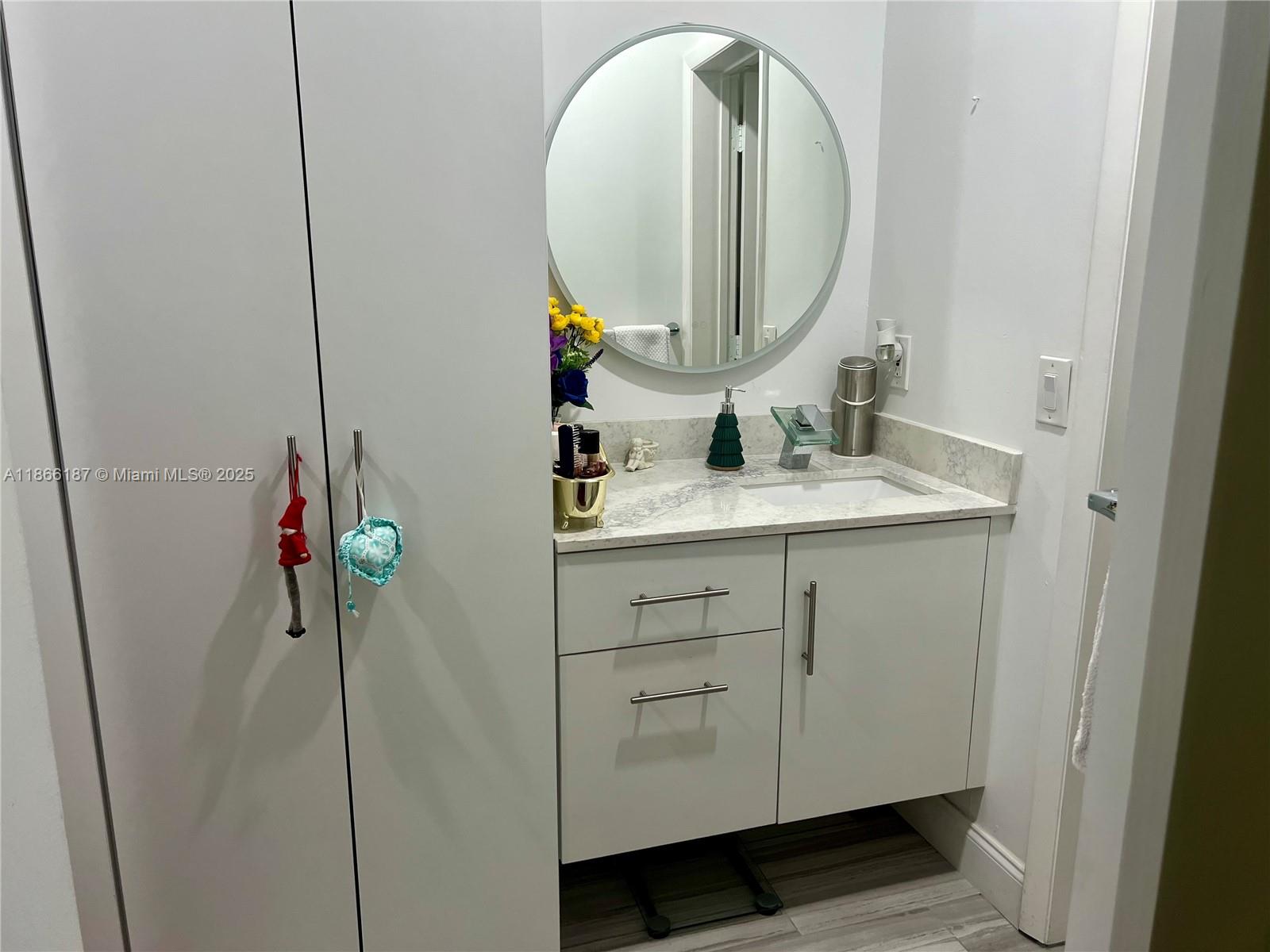 APPLEWOOD VILLAGE IV-D CO - Residential