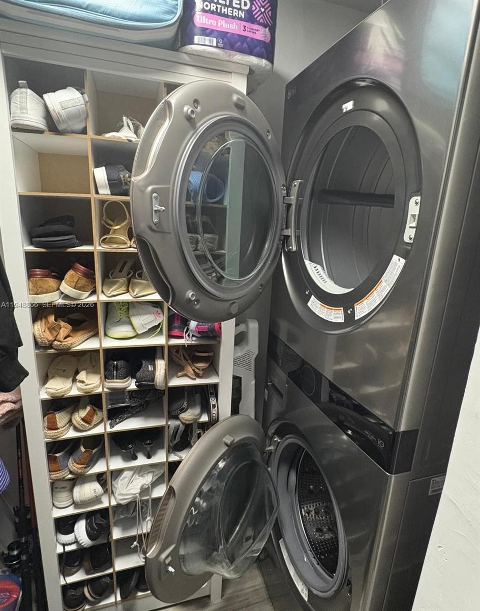 INFINITY AT BRICKELL COND - Residential