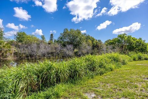 Tiny photo for 115 SW Glenwood Dr, Port St Lucie, FL 34984 (MLS # A12010723)