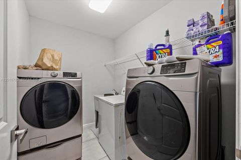 Tiny photo for 115 SW Glenwood Dr, Port St Lucie, FL 34984 (MLS # A12010723)