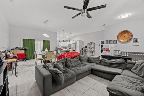 Tiny photo for 115 SW Glenwood Dr, Port St Lucie, FL 34984 (MLS # A12010723)