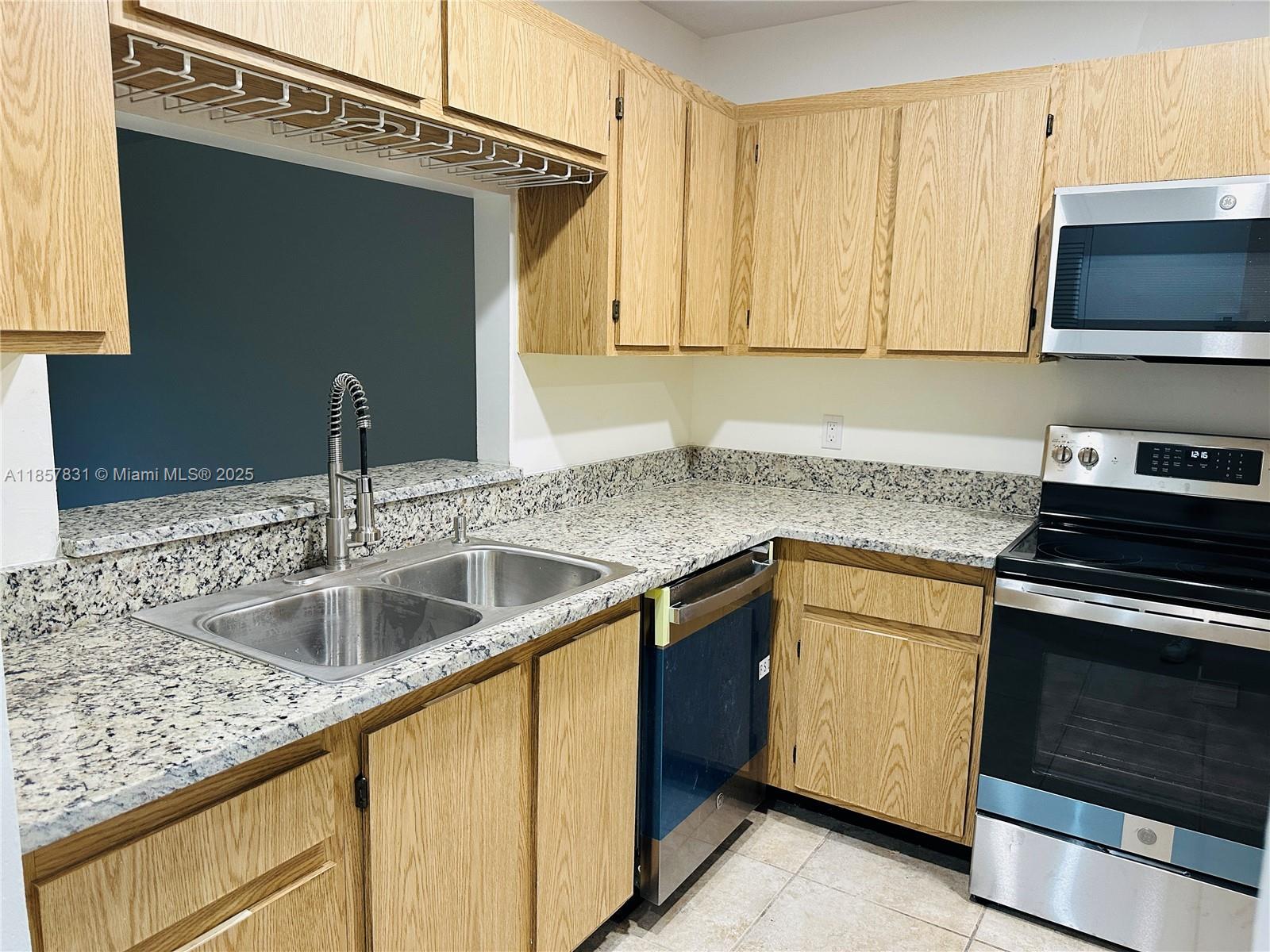 VILLAS OF BONAVENTURE AT - Residential Lease