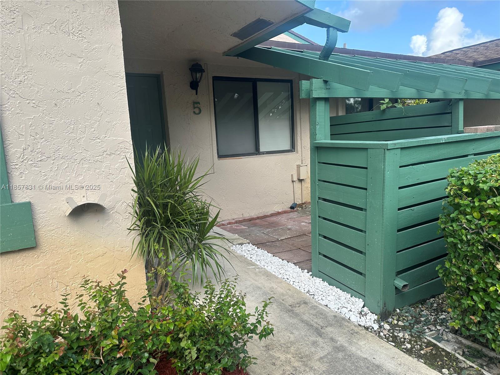 VILLAS OF BONAVENTURE AT - Residential Lease