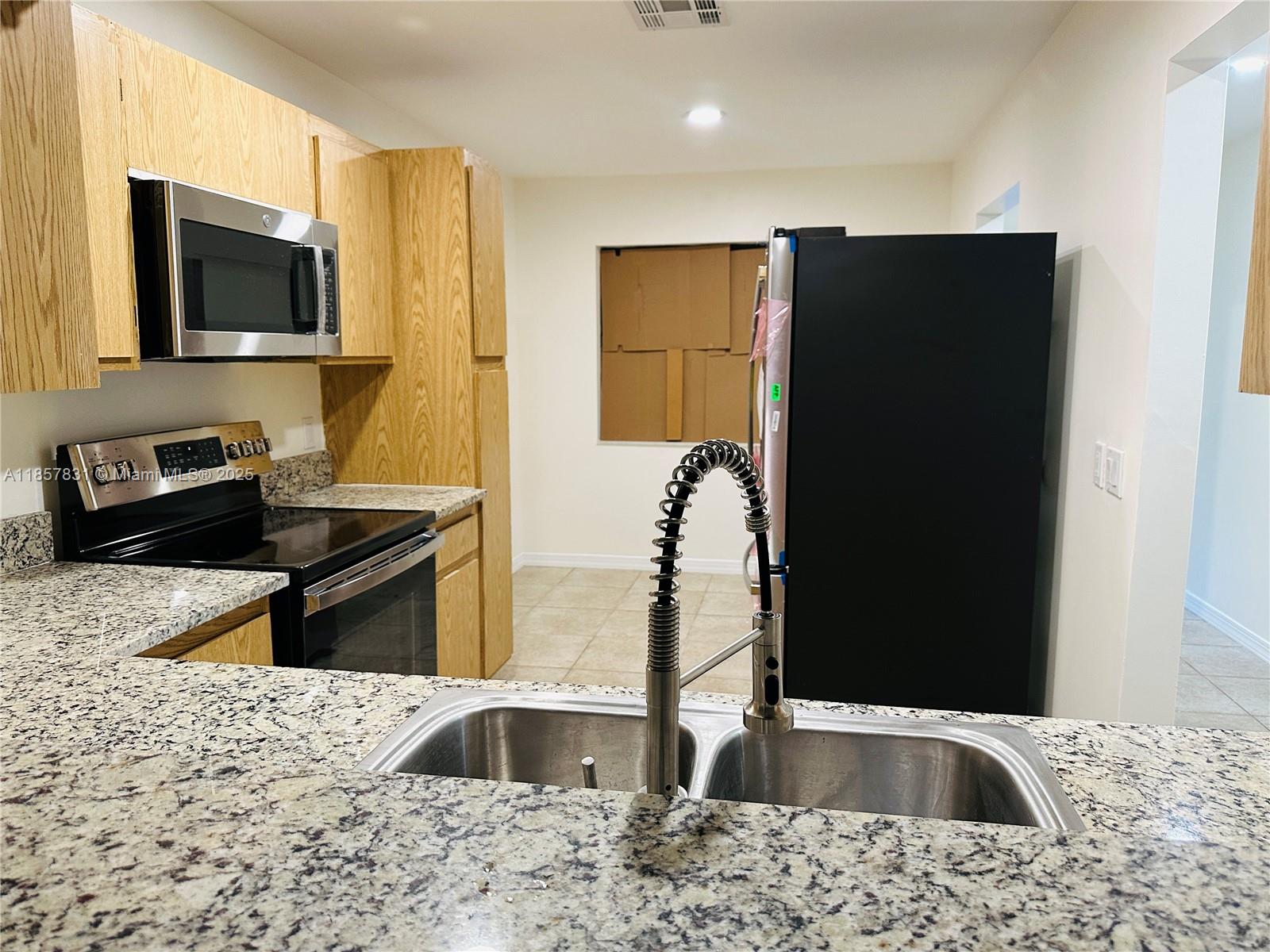 VILLAS OF BONAVENTURE AT - Residential Lease