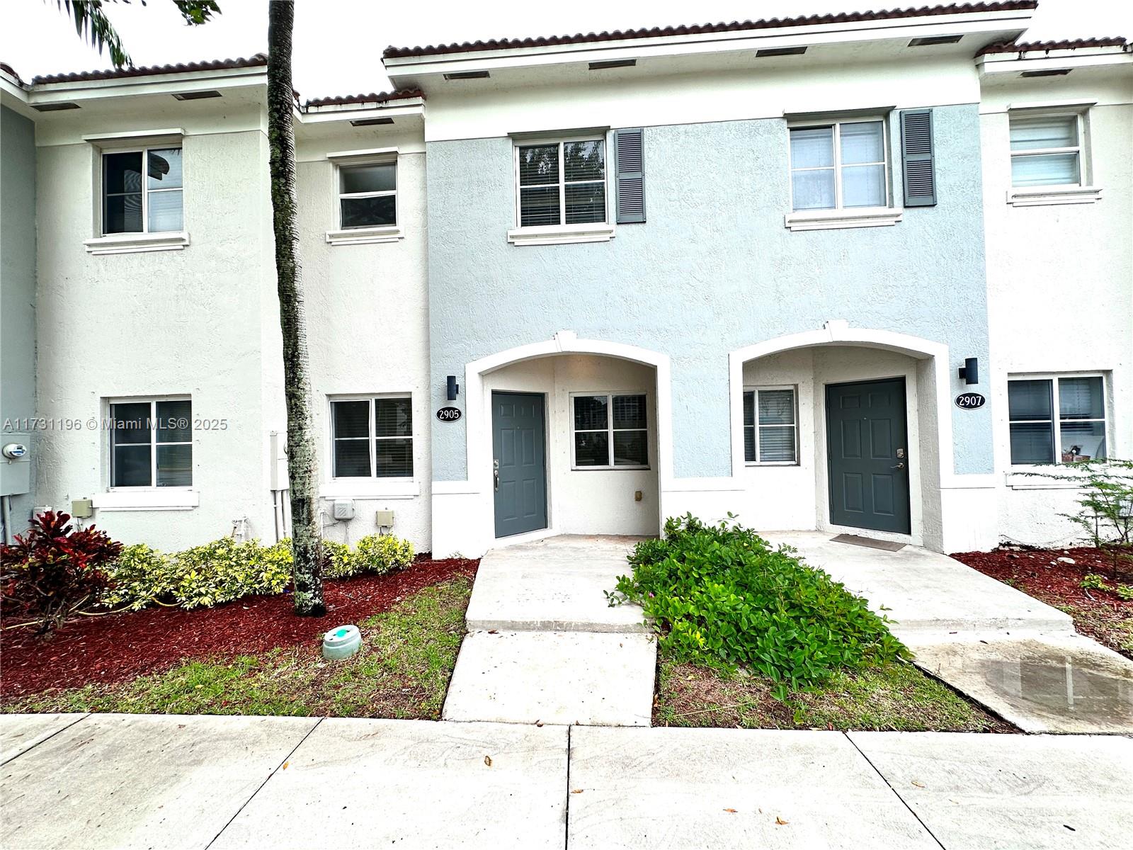 2905 Se 15th Ter, Homestead, Miami-Dade County, Florida - 2 Bedrooms  
3 Bathrooms - 