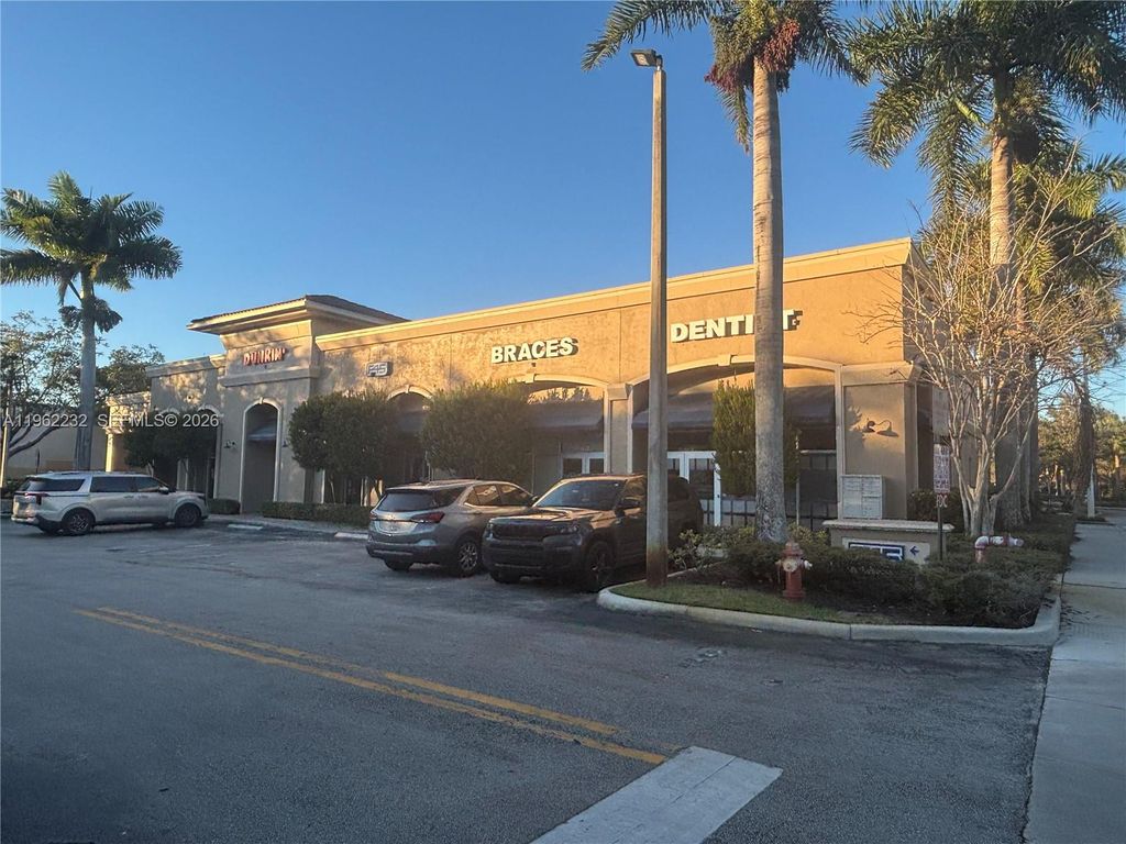 Photo of 2575 Glades Cir, Weston, FL 33327 (MLS # A11962232)