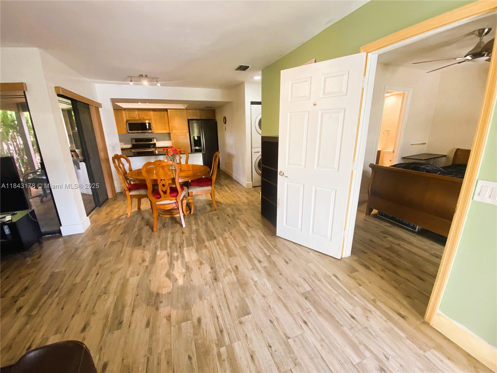 4825 SW 152nd Ct 29H, Miami, FL, 33185/$400,000 4 4825 SW 152nd Ct 29H