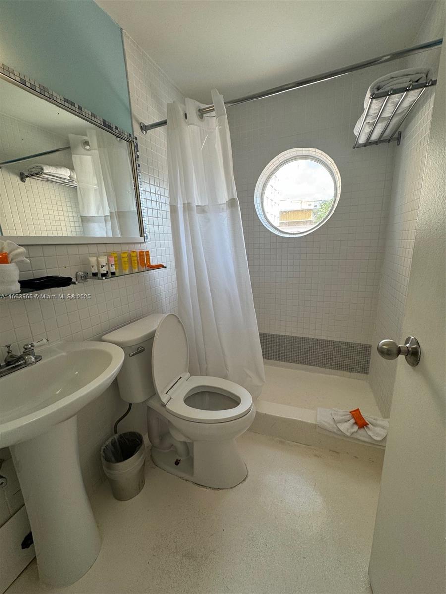 ROYAL SOUTH BEACH CONDO - Residential Income