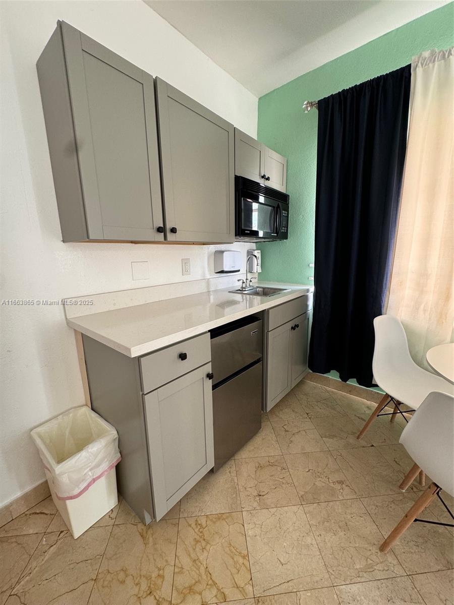ROYAL SOUTH BEACH CONDO - Residential Income