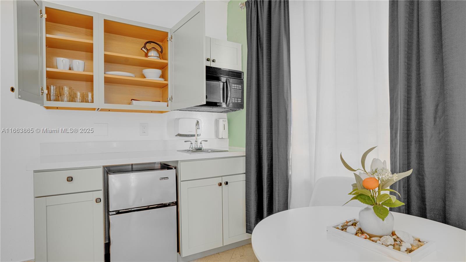 ROYAL SOUTH BEACH CONDO - Residential Income