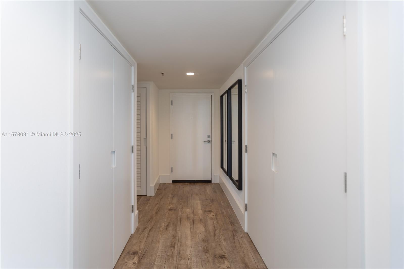 90 Alton Rd 1411, Miami Beach, Miami-Dade County, Florida - 2 Bedrooms  
2 Bathrooms - 