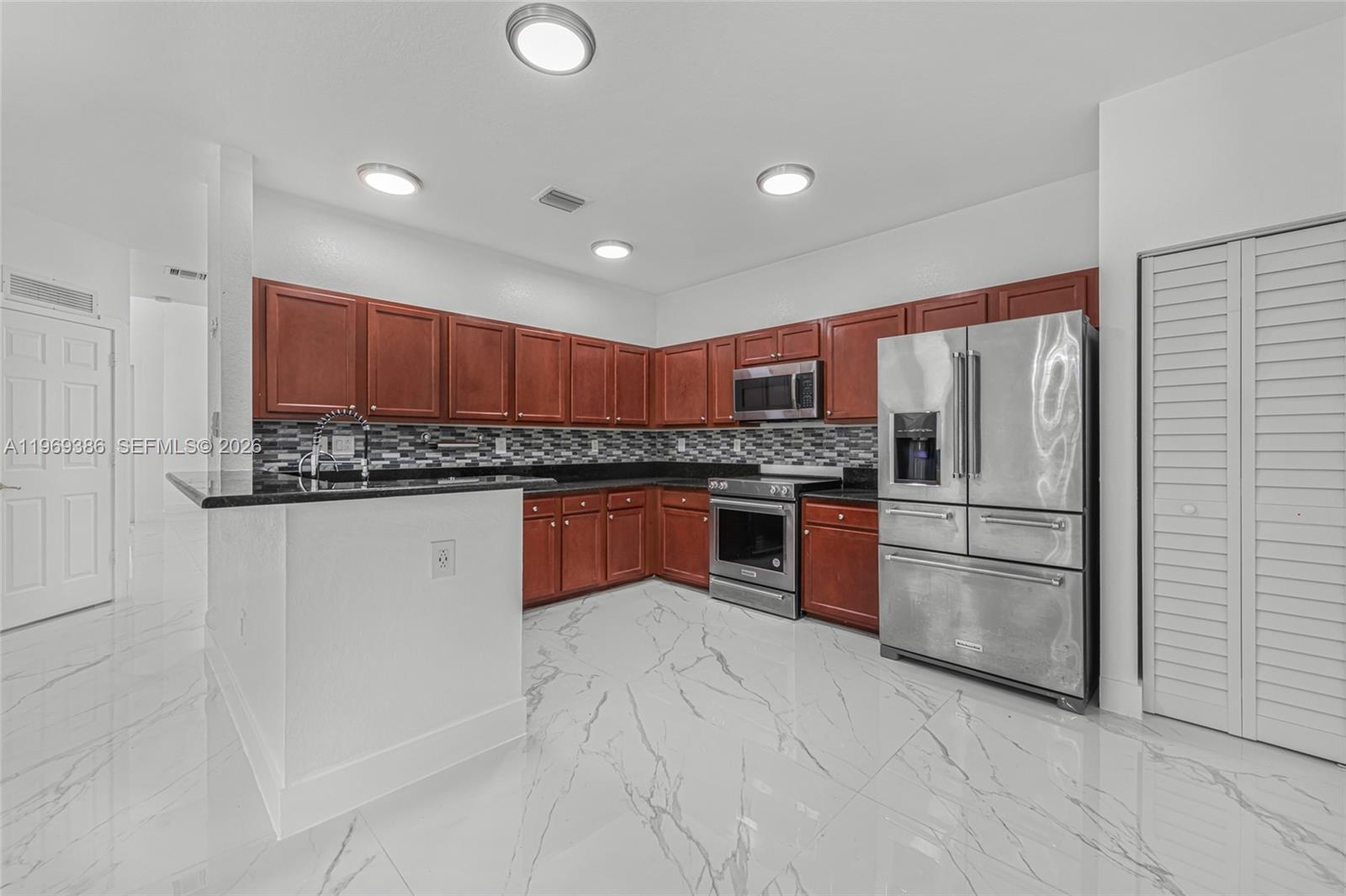 BAYWINDS OF ABACO - Residential