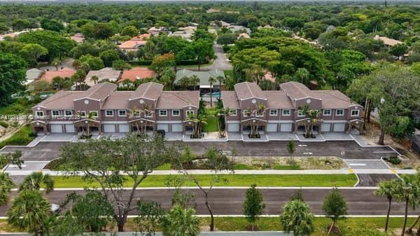 CORAL SPRINGS UNIVERSITY - Residential