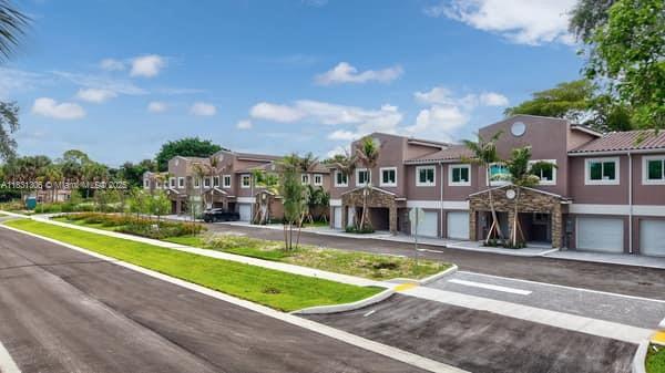 CORAL SPRINGS UNIVERSITY - Residential