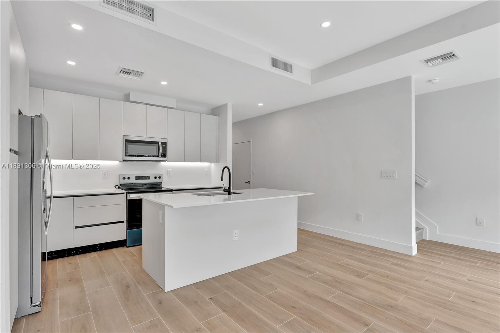 CORAL SPRINGS UNIVERSITY - Residential