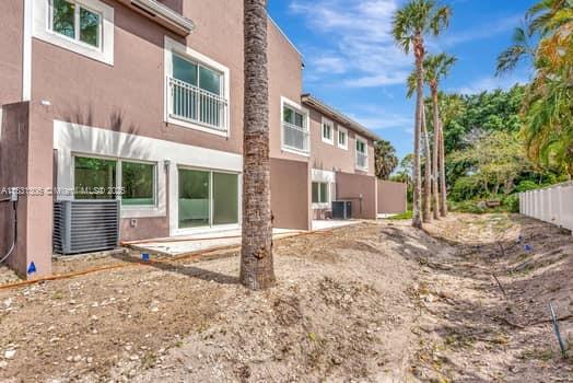 CORAL SPRINGS UNIVERSITY - Residential