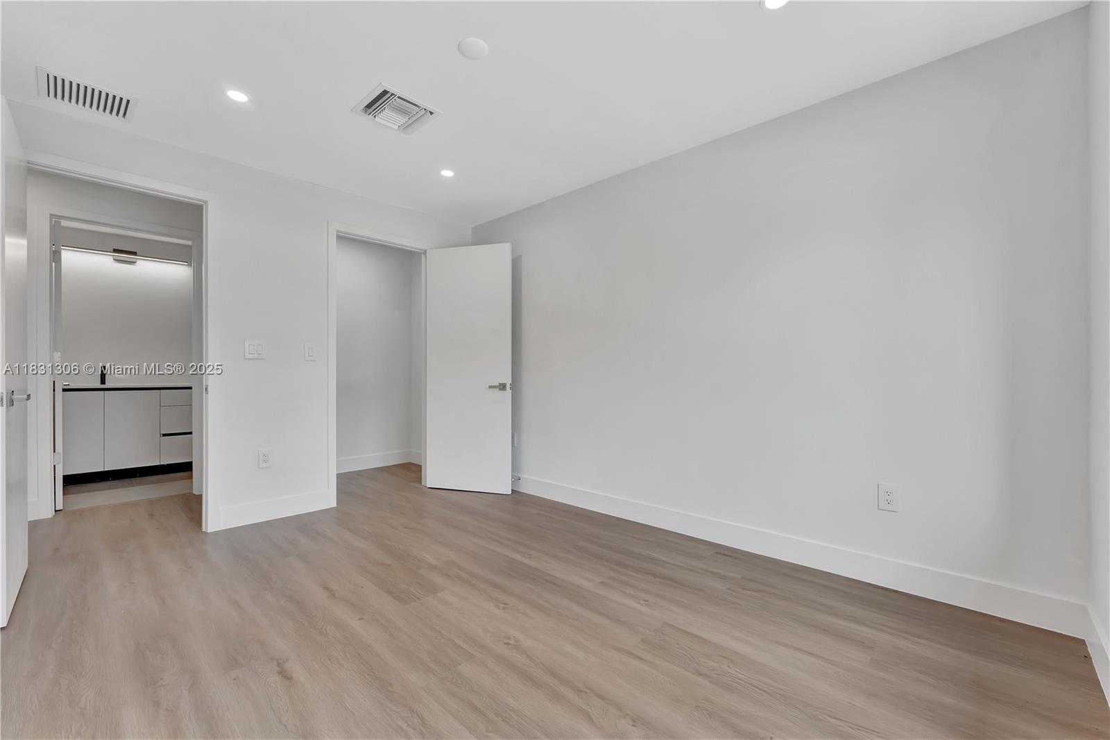 CORAL SPRINGS UNIVERSITY - Residential