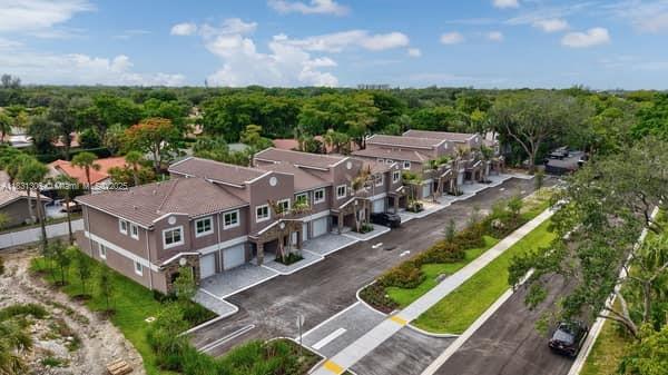 CORAL SPRINGS UNIVERSITY - Residential