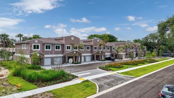 CORAL SPRINGS UNIVERSITY - Residential