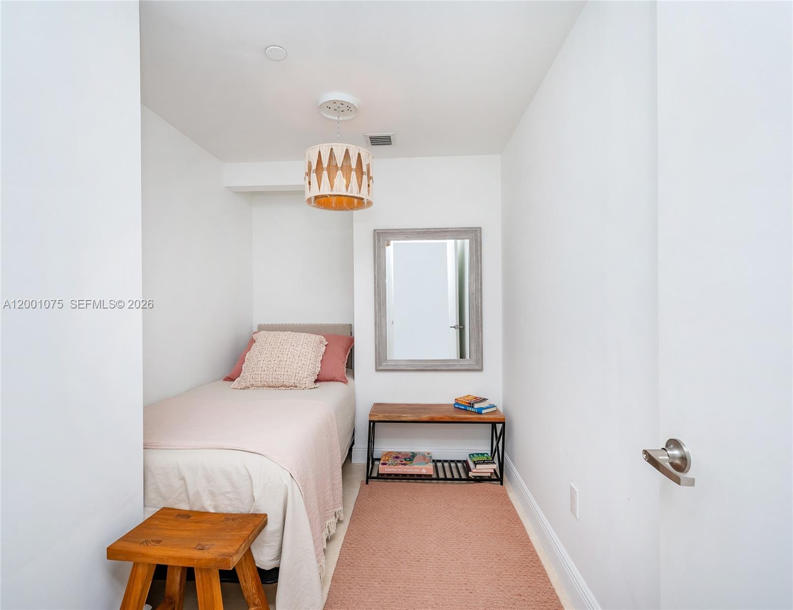 CLUB TOWER ONE CONDO - Residential Lease