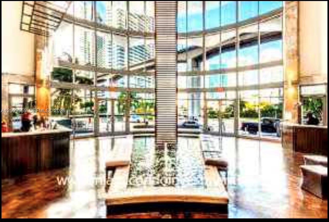 690 SW 1st Ct PHI06