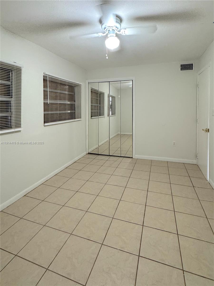 HOLLYWOOD LITTLE RANCHES - Residential Lease