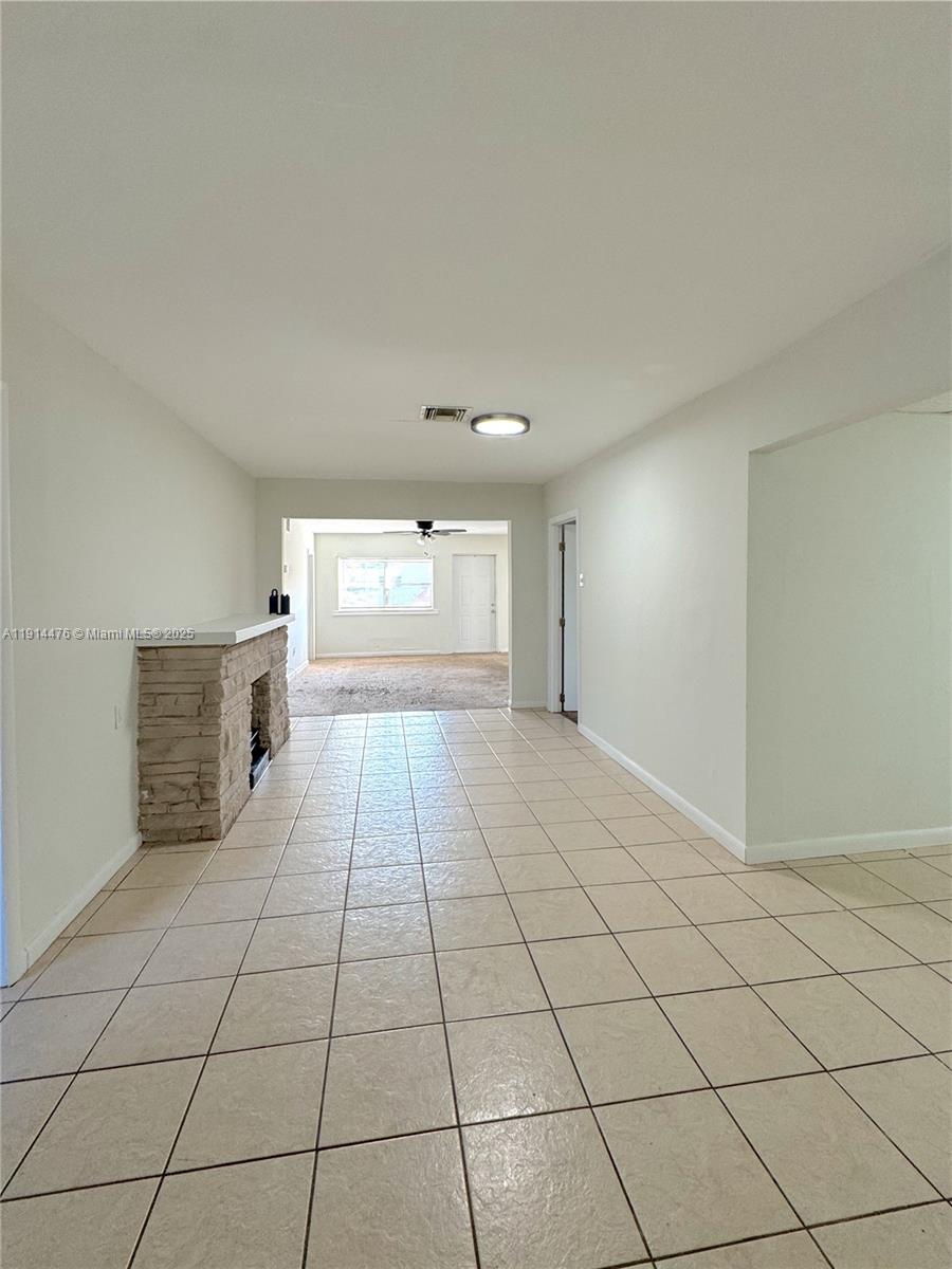 HOLLYWOOD LITTLE RANCHES - Residential Lease