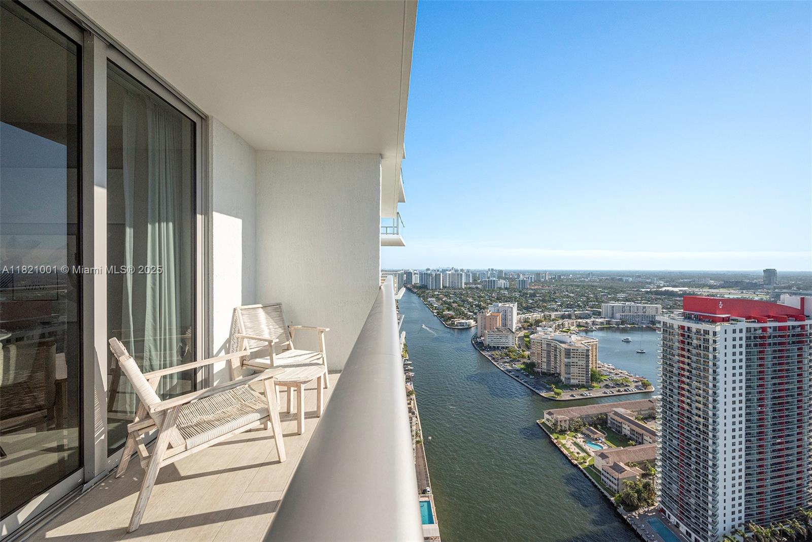 Property for Sale at 4010 N Ocean Dr T3706, Hollywood, Broward County, Florida - Bedrooms: 1 
Bathrooms: 2  - $590,000
