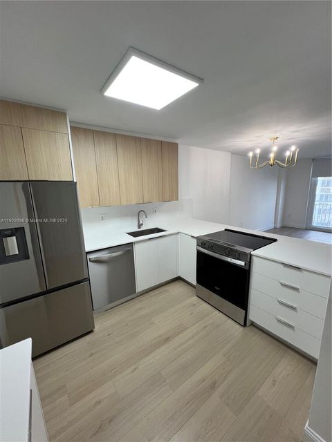 345 Ocean Dr 523 Miami Beach FL 33139