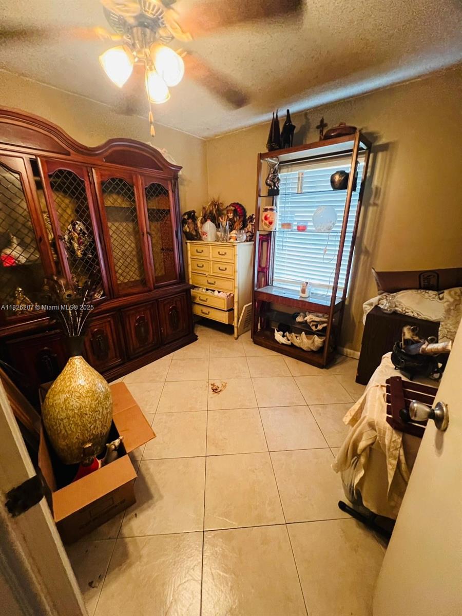 405 SW 79th Ter