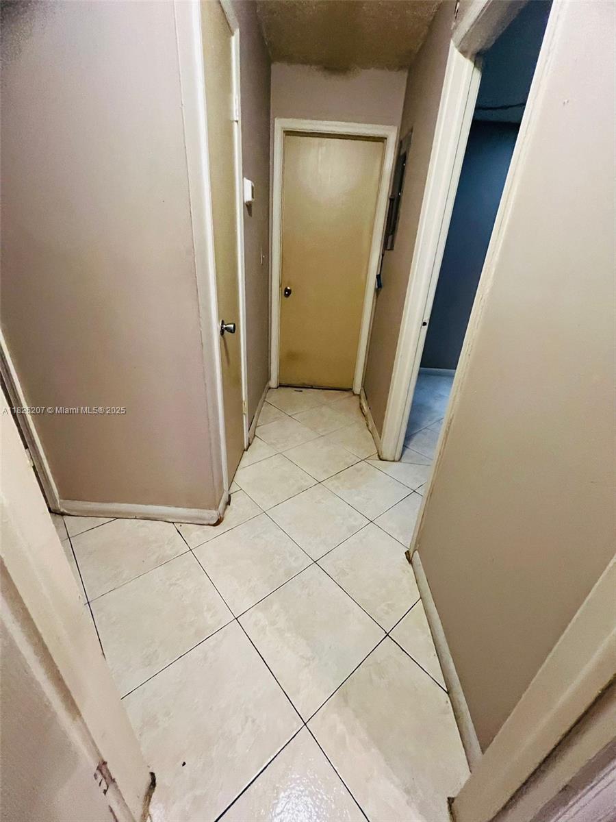 405 SW 79th Ter