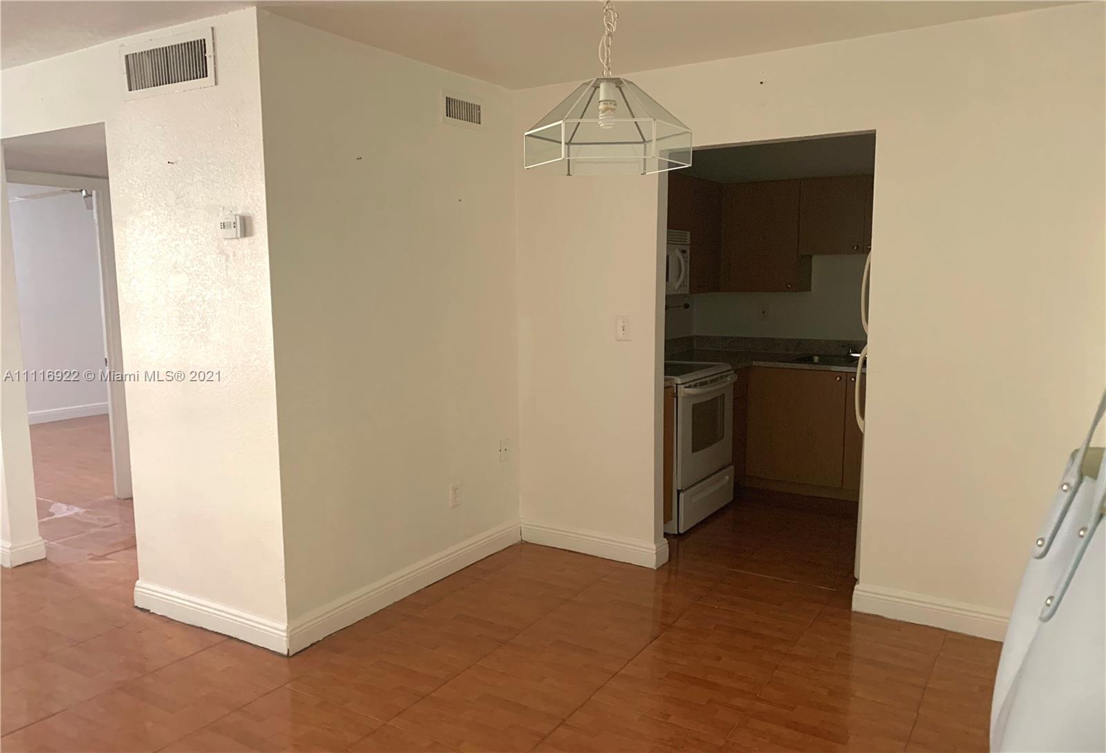 CAMBRIDGE CONDO - Residential