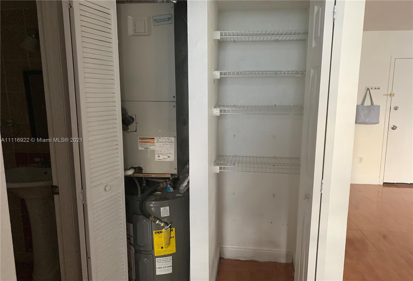 CAMBRIDGE CONDO - Residential