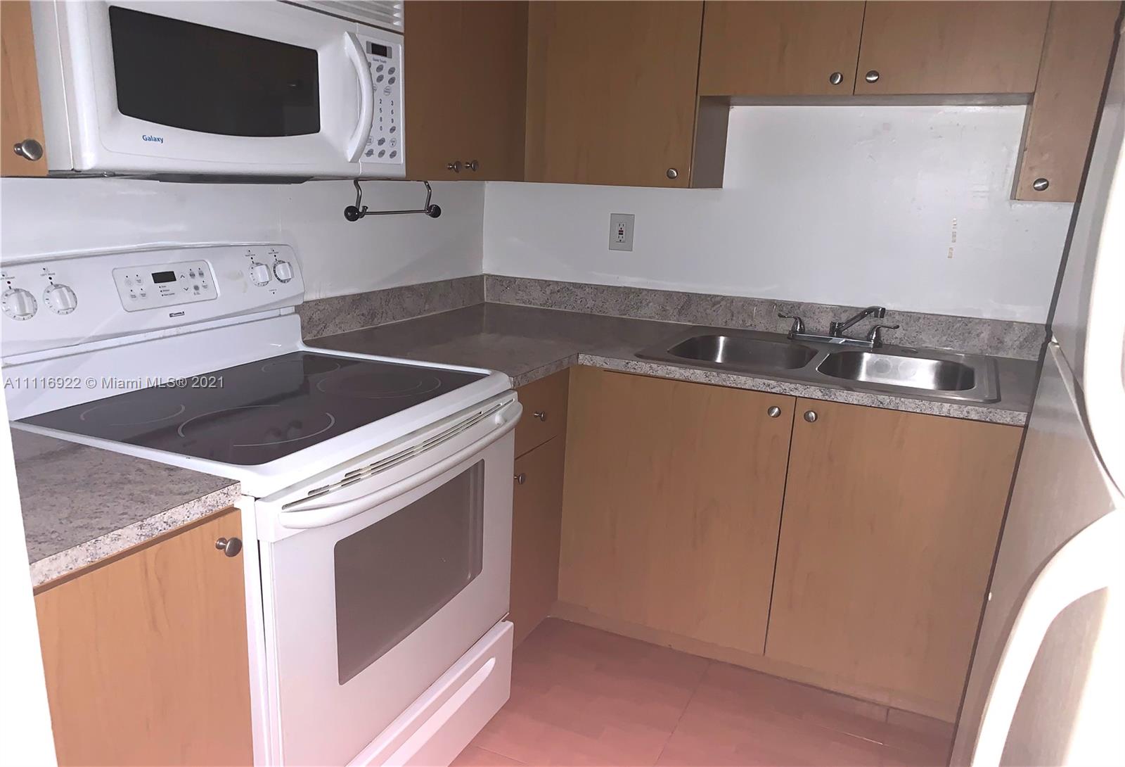 CAMBRIDGE CONDO - Residential