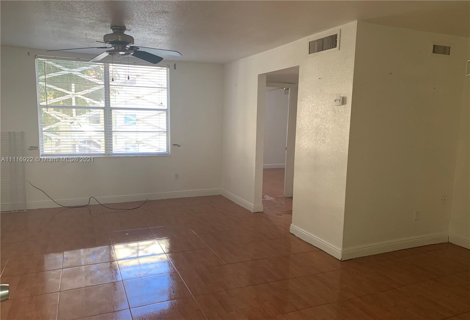 CAMBRIDGE CONDO - Residential