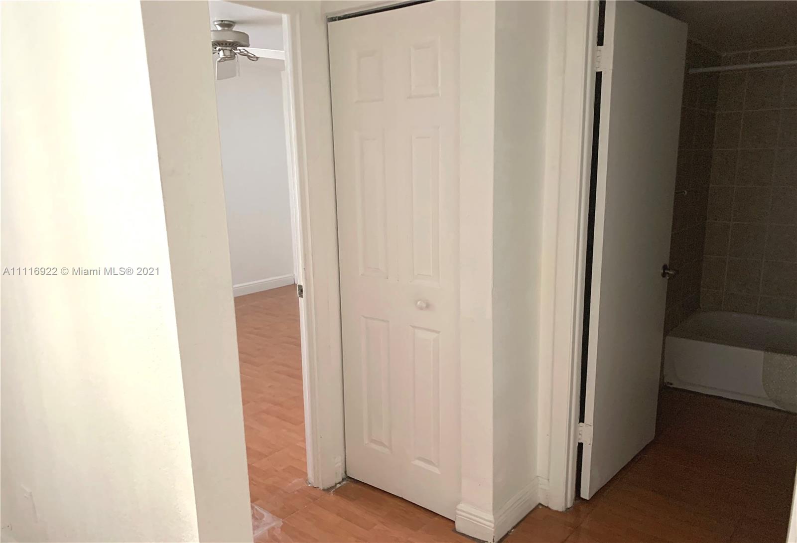 CAMBRIDGE CONDO - Residential