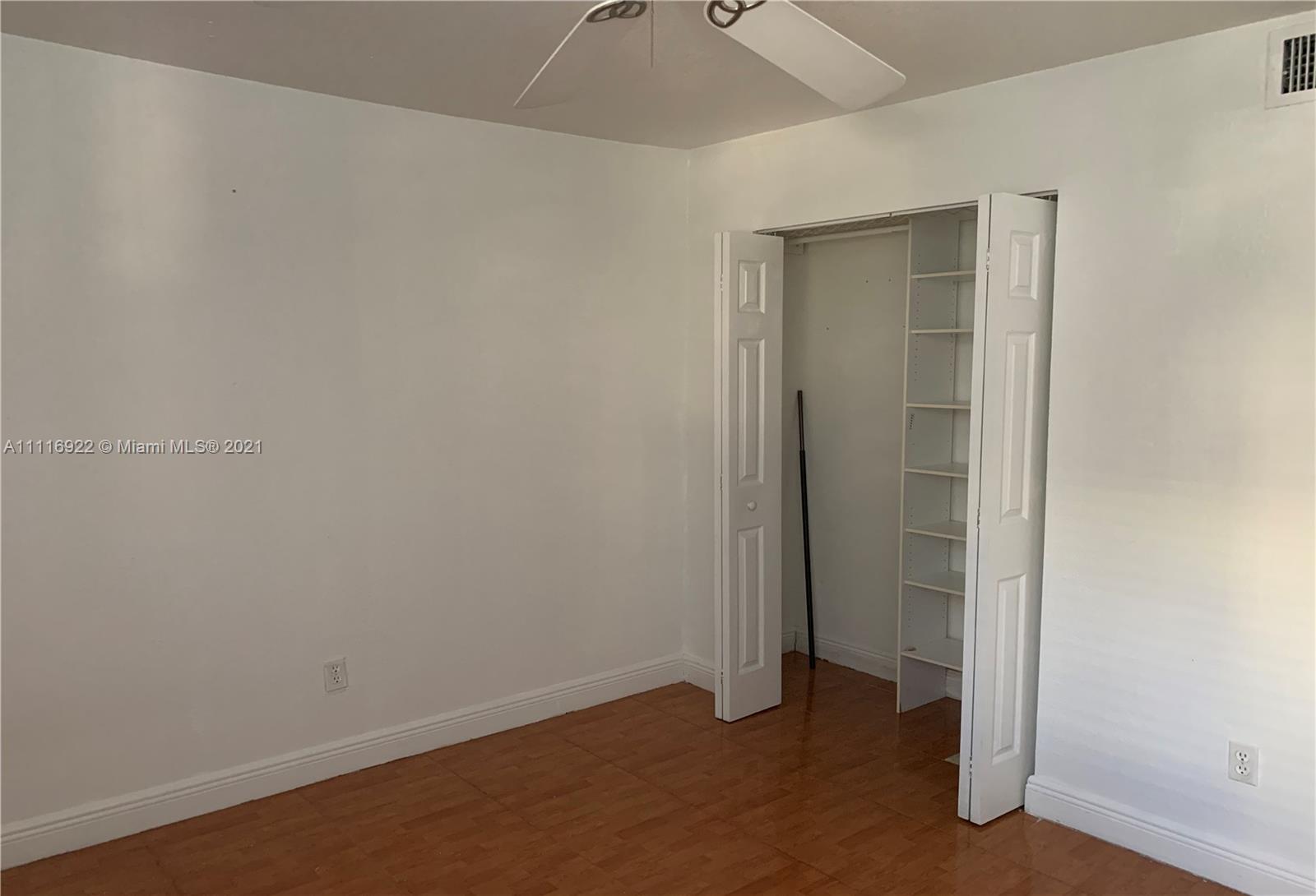 CAMBRIDGE CONDO - Residential