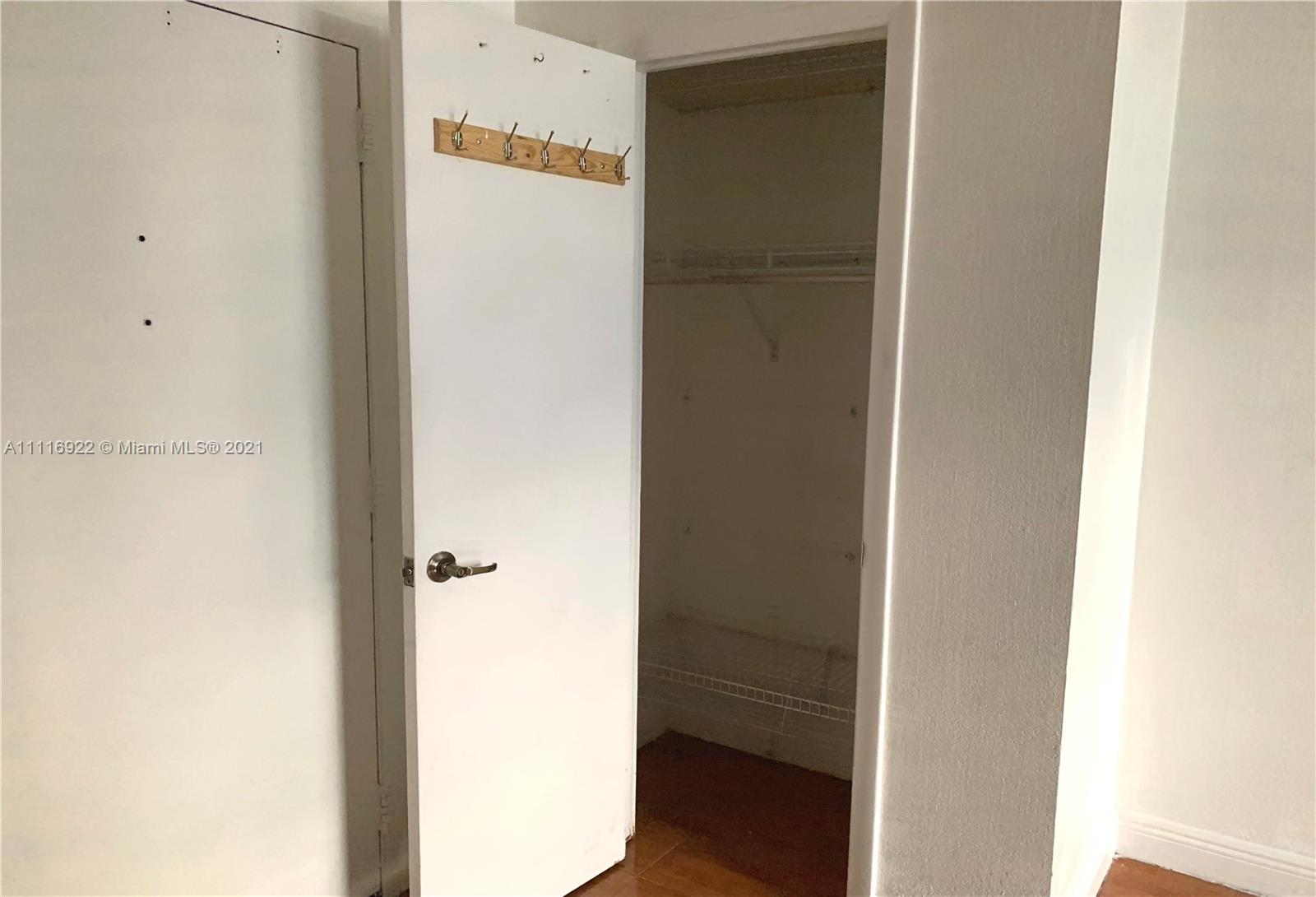 CAMBRIDGE CONDO - Residential