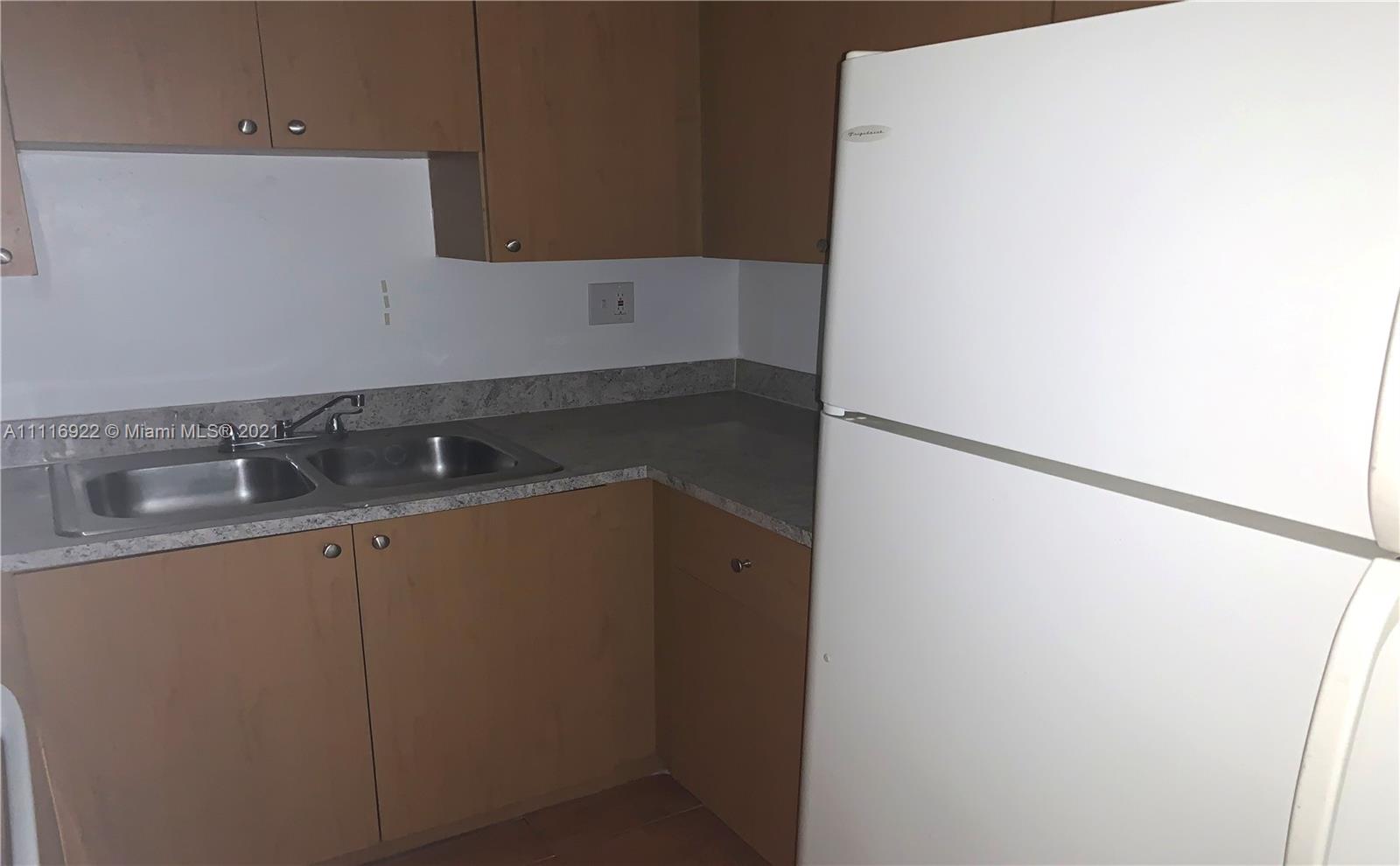 CAMBRIDGE CONDO - Residential