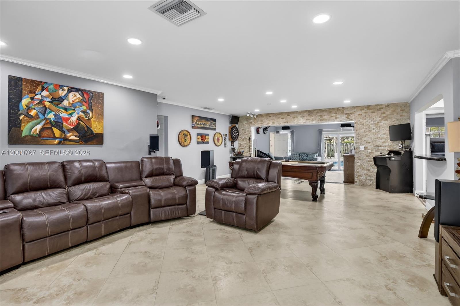 ROSE MANOR - Residential