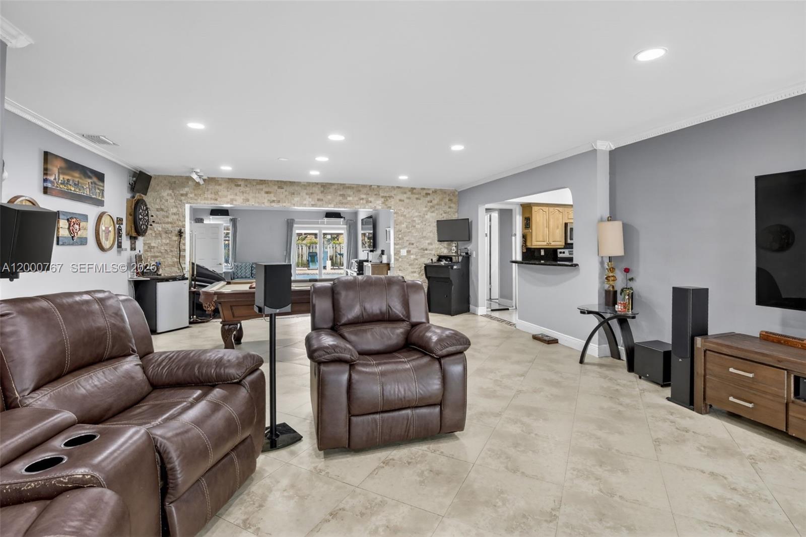 ROSE MANOR - Residential