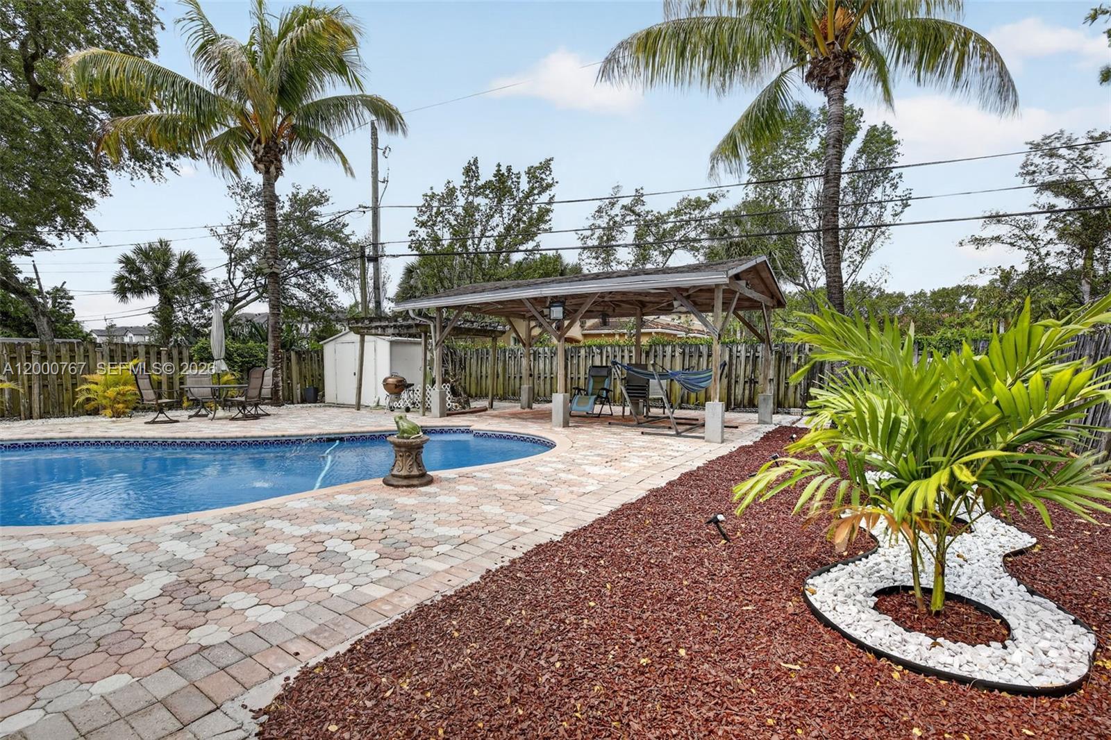 ROSE MANOR - Residential