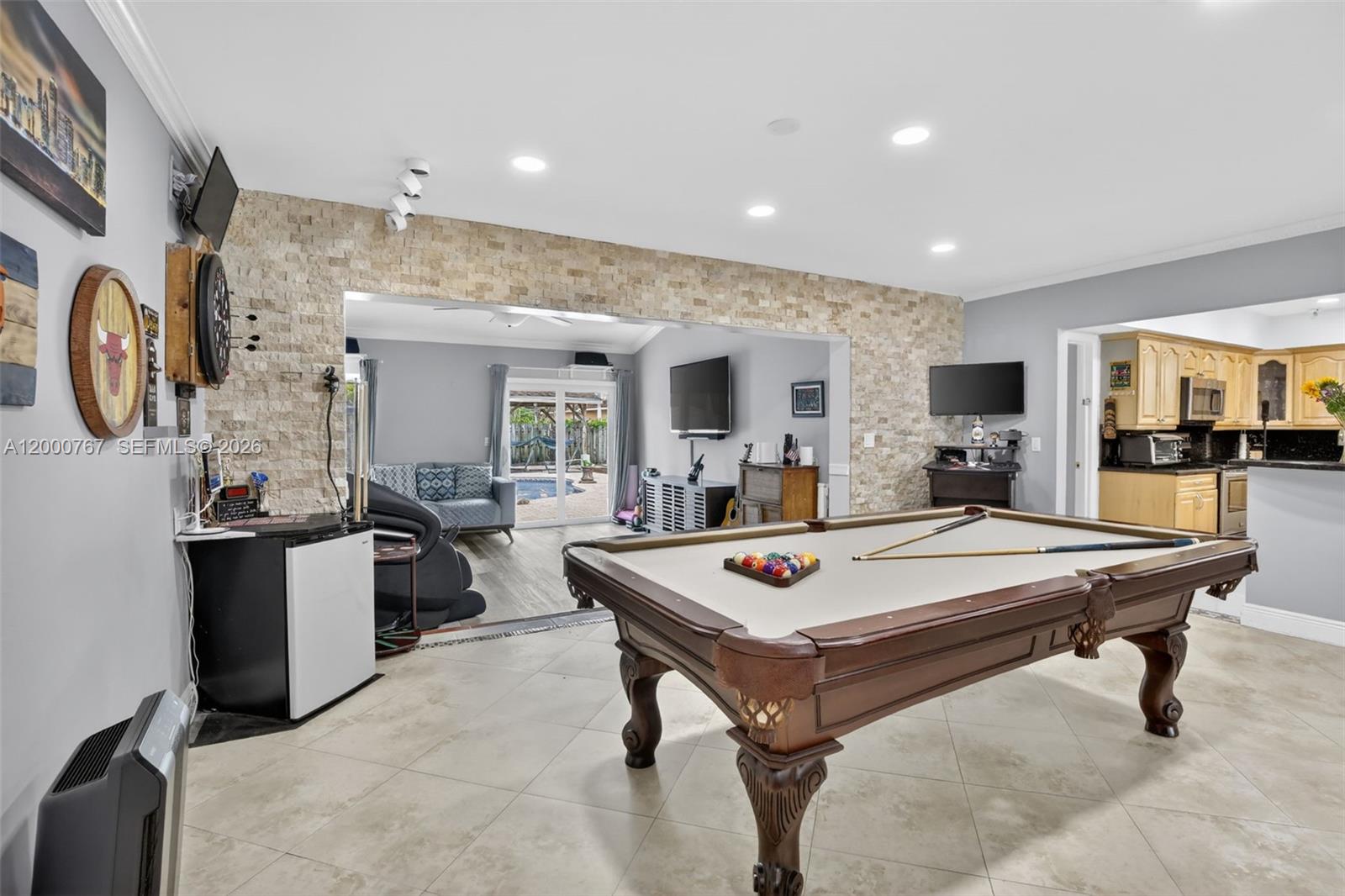 ROSE MANOR - Residential