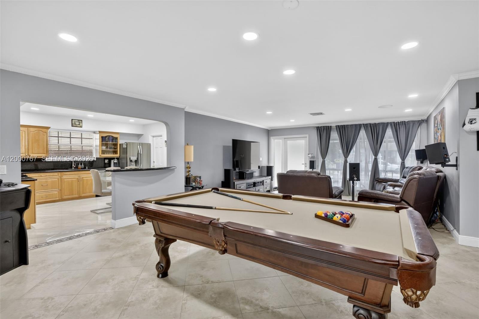 ROSE MANOR - Residential