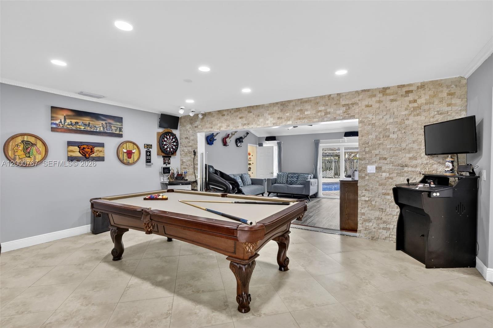 ROSE MANOR - Residential