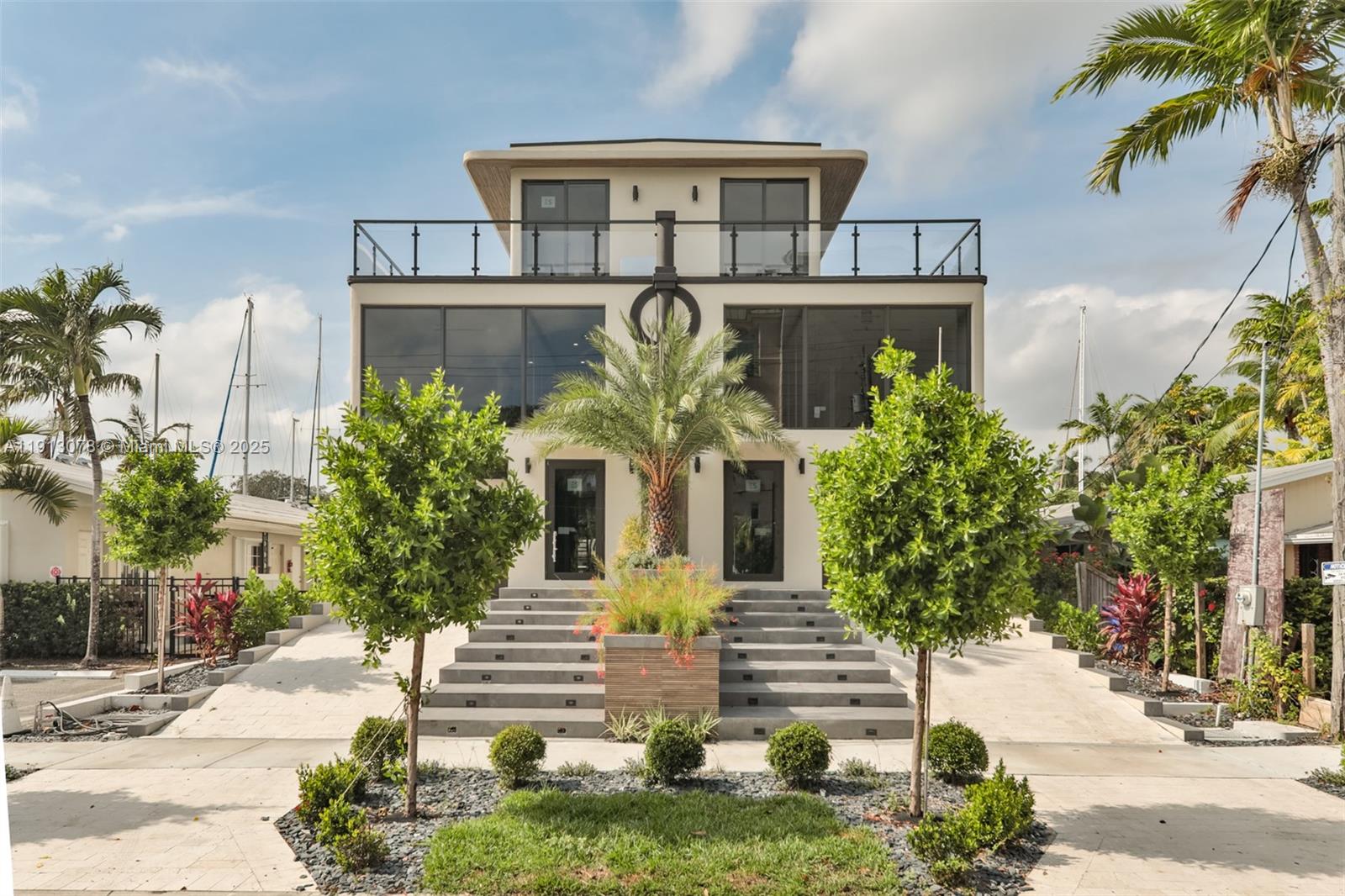 VICTORIA ISLES - Residential