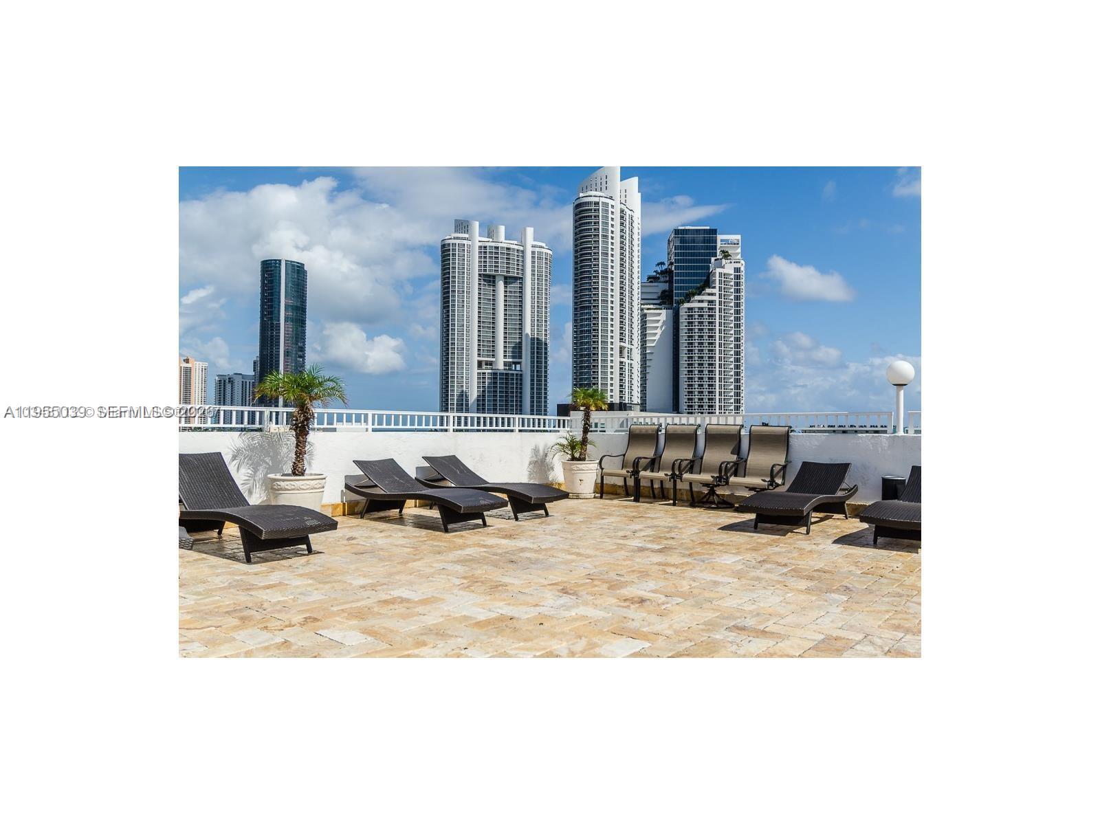 TOWNE ROYALE CONDO - Residential