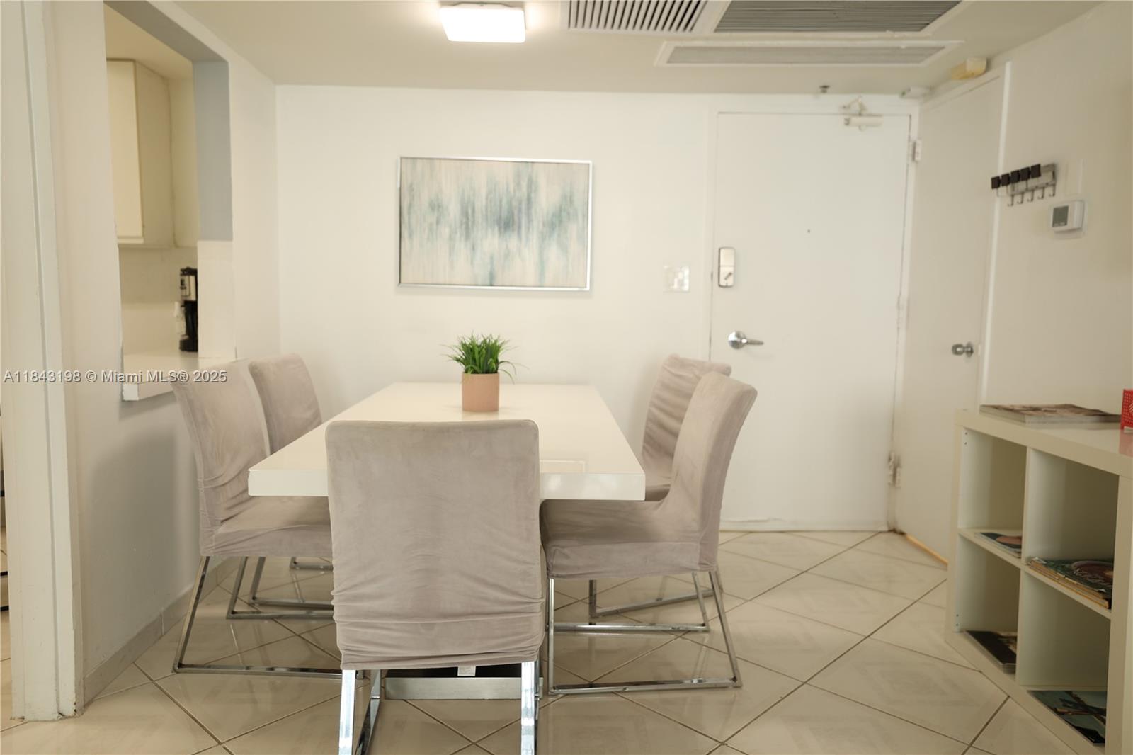 5151 Collins Ave 927