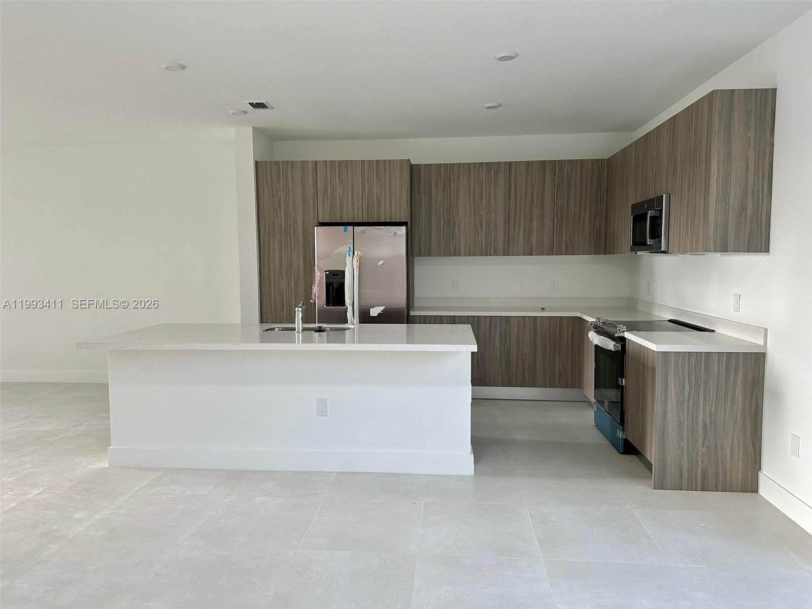 CENTURY GARDENS SOUTH - Residential Lease