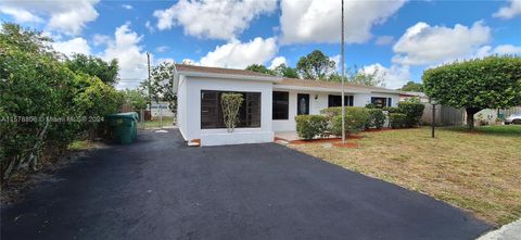Single Family Residence in Lauderhill FL 4941 17th St St.jpg